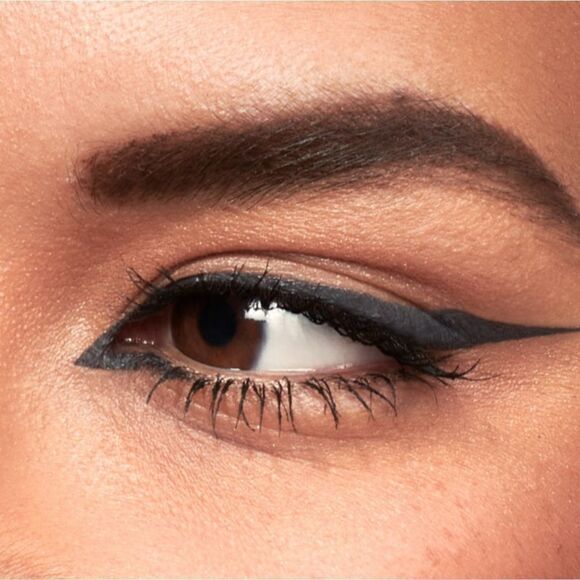 MAC Limited Edition charcoal gray pearl finish eyeliner - yule never know - Picture 9 of 14